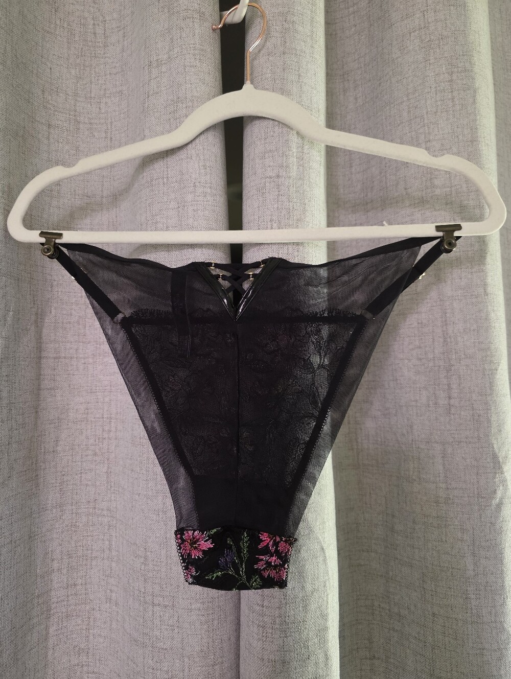 Victoria's Secret Floral Embroidered Black Lace Bustier Set - Picture 9 of 9